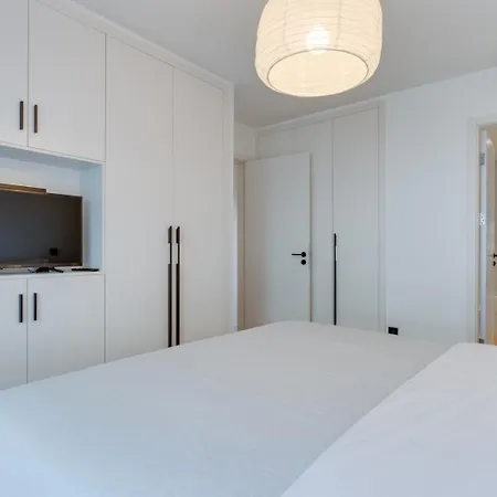 In S.lucas Residence, By Pausa H.
