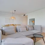 In S.lucas Residence, By Pausa H. 푼샬