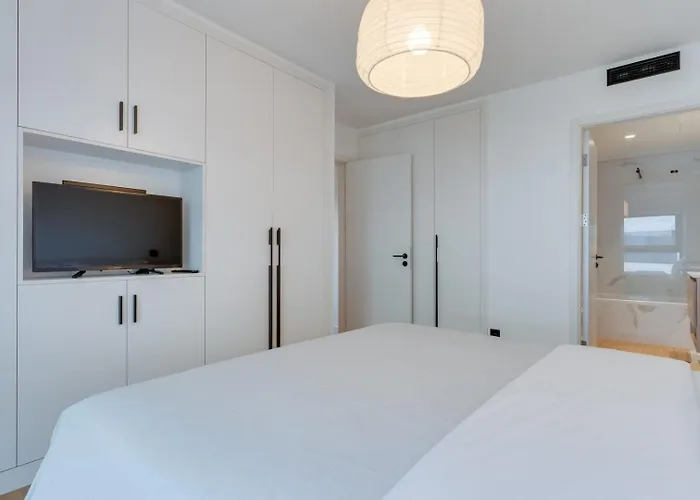 In S.lucas Residence, By Pausa H.